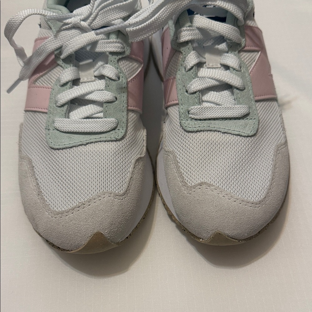 New Balance Women’s Sneakers in Pink, Mint, Navy, White - Picture 2 of 4